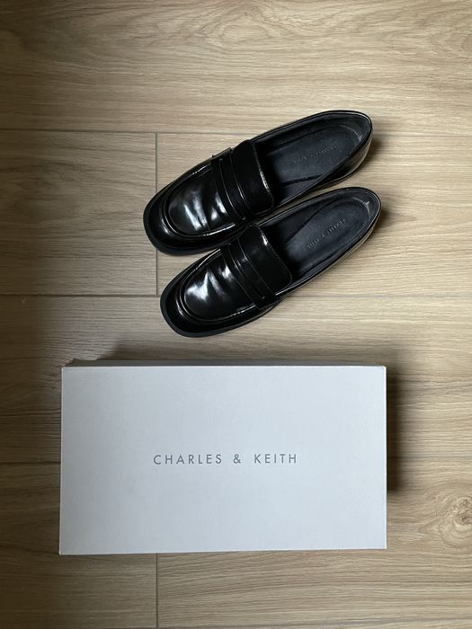Лоферы charles&keith