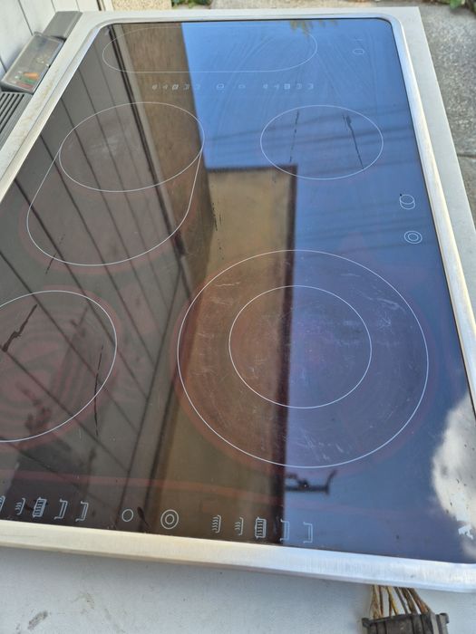 Керамичен,голям кухненски плот AEG