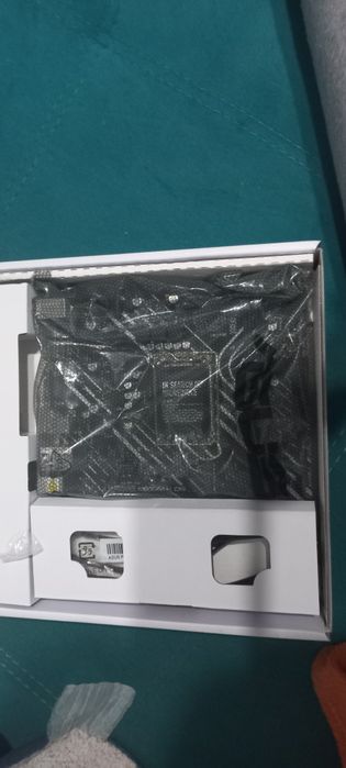 Vând placa de baza Asus prime h610m-k d4 ca și noua