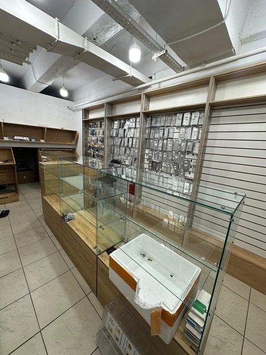 Продается бутик на нулевом этаже