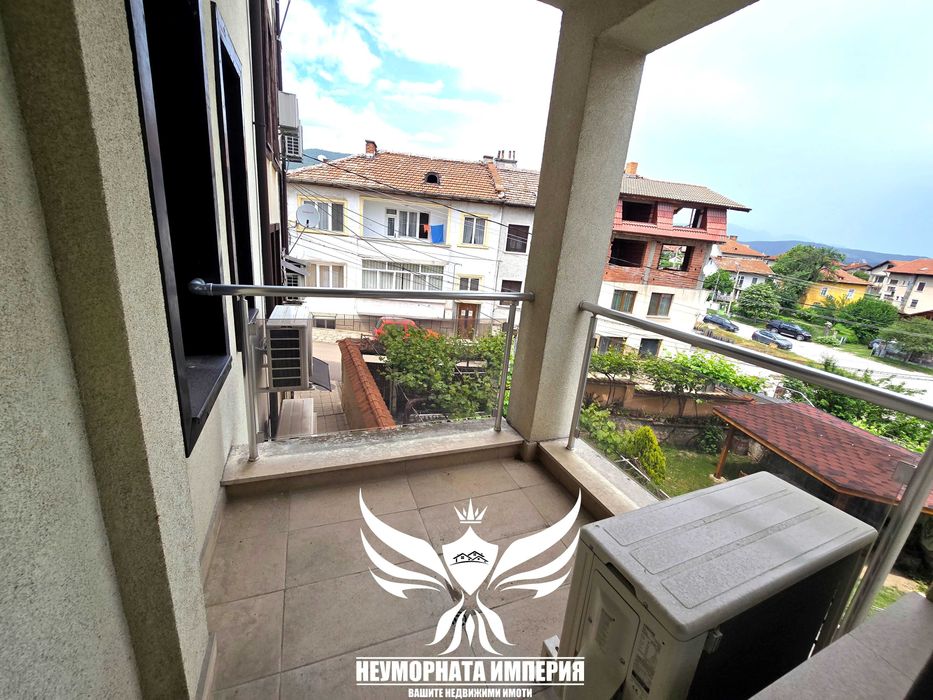 Продавам двустаен апартамент 68кв.м. на 2 етаж в гр.Велинград кв.Каменица