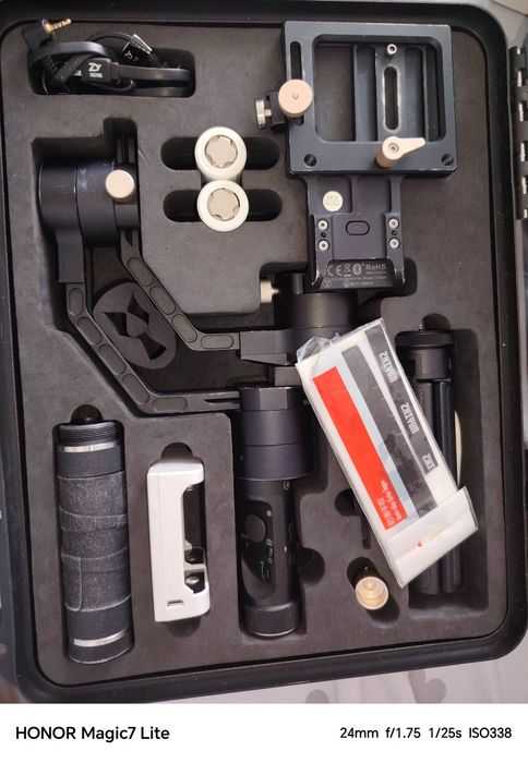 Zhiyun Crane 01 – Ghimball profesional pentru camere / telefon – stare