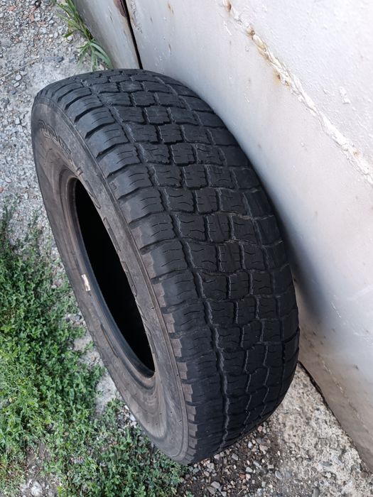 Продам 1 шину 225/75/R16 на УАЗ
