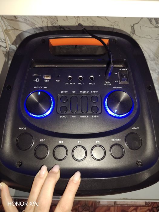 Продам колонку оригинал 100ват