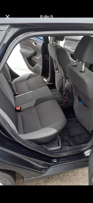 Masina  Ford Focus 1.6 TDCi 116CP – Negru -