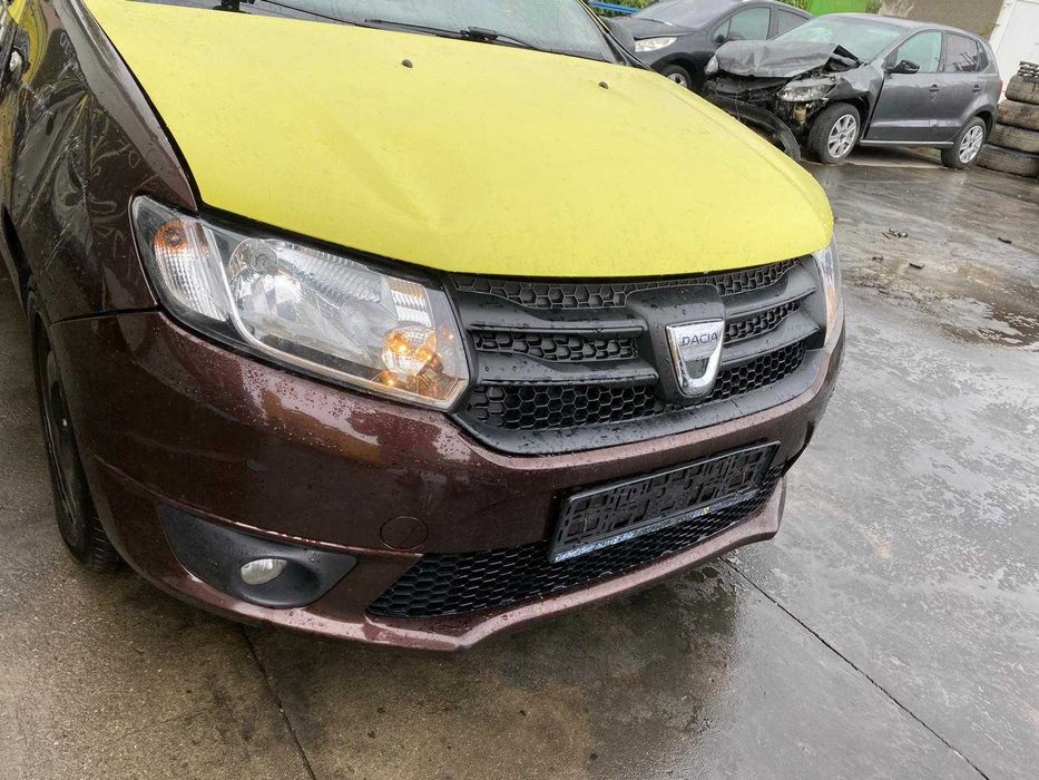 dezmembrez dacia Logan 1.2i cod motor D4F/usa fata logan/oglinzi logan