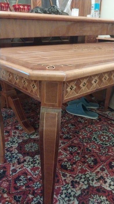 Журнальный столик с инкрустацией