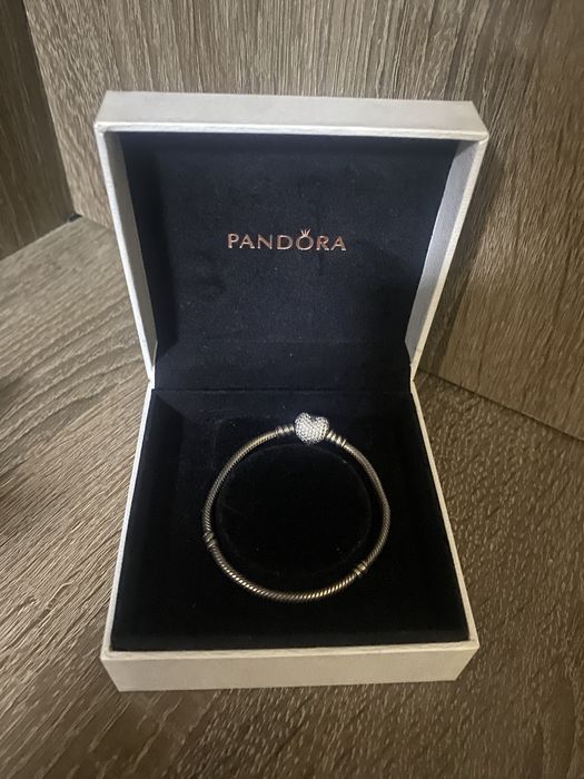 Продам браслет Пандора