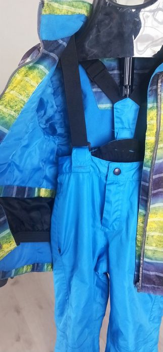 Продам костюм весна -осень.