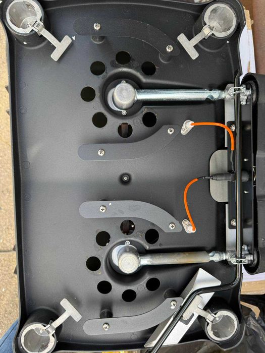 Газово барбекю Enders  Urban Pro, корпус алуминий, чугунени скари