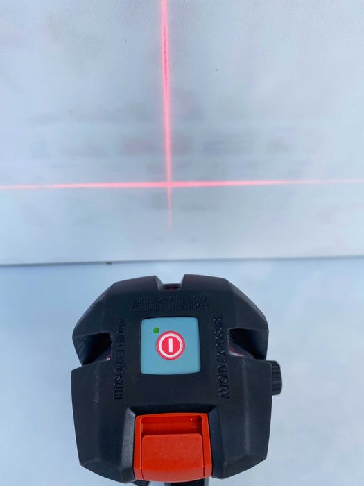 ЛИНЕЕН ЛАЗЕР Hilti PM4-M перфектен!