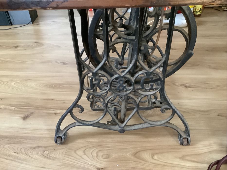 Masina de cusut, frumoasa