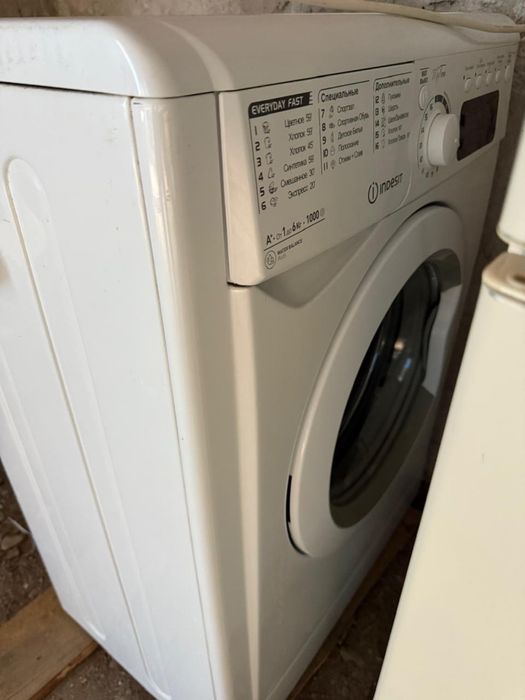 Продам стиралку Indesit