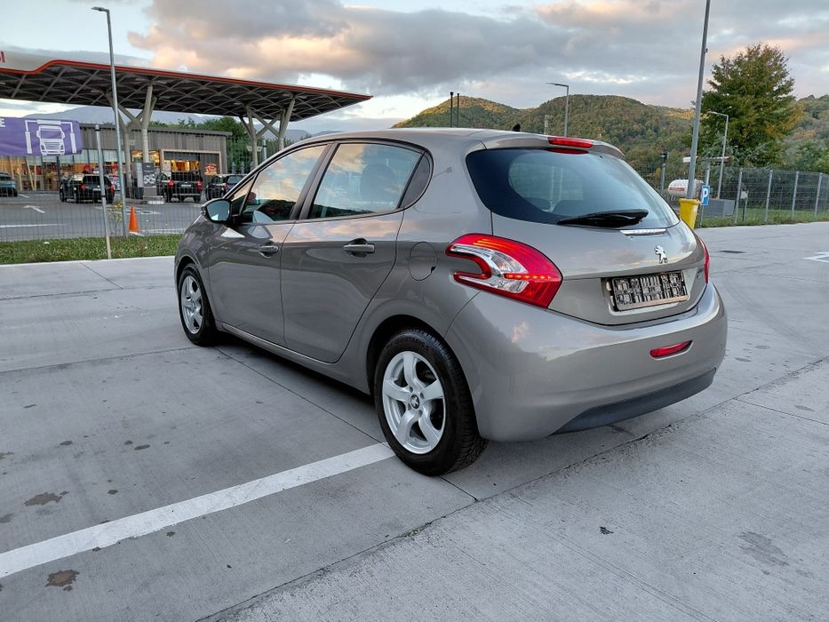 Peugeut  1,6 diesel an 2014 euro 5 Navigație/Incalzire scaune /Jenti /