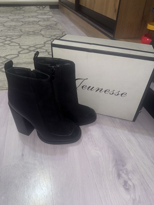 Продам женскую обувь