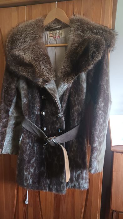 Haină de blana elegantă și nefolosită