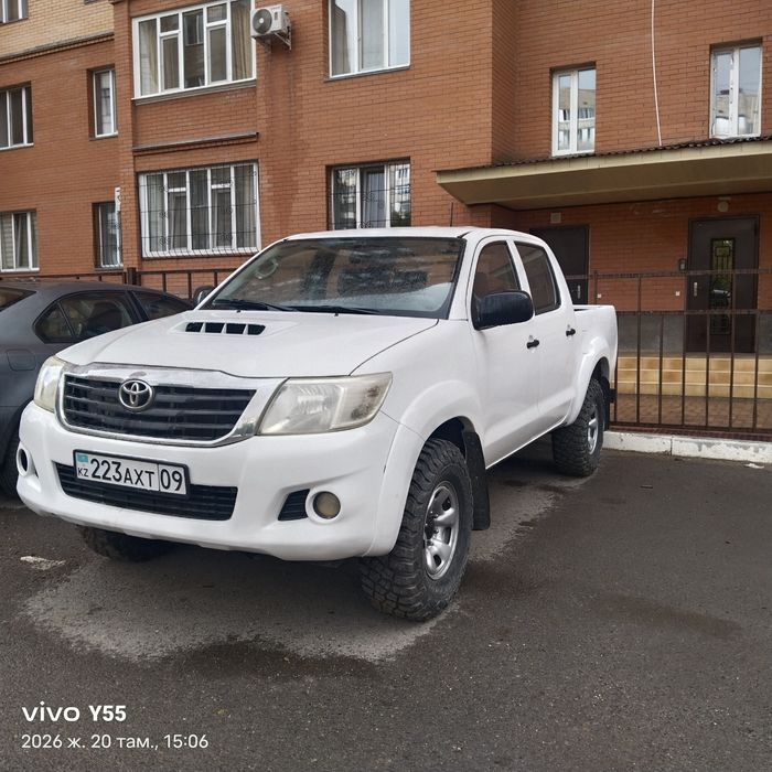 Toyota hilux 2014 г.