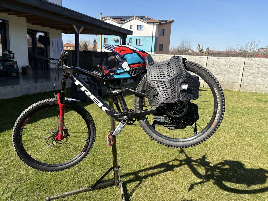 Vand trek slash full carbon cu componente upgradate +casca si armura