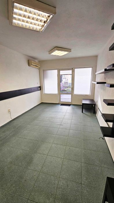 Дава се под наем Офис в Варна, Зимно кино Тракия - 23 кв.м за 269.28 € - Снимка #3