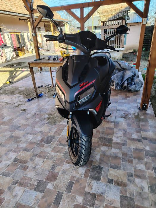 Vând scuter nou motor de 50