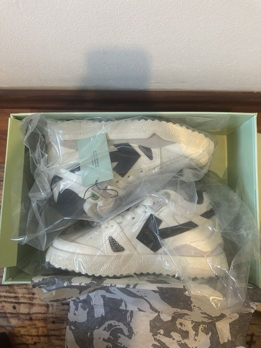 OFF-WHITE Sponge Mid Top White Black