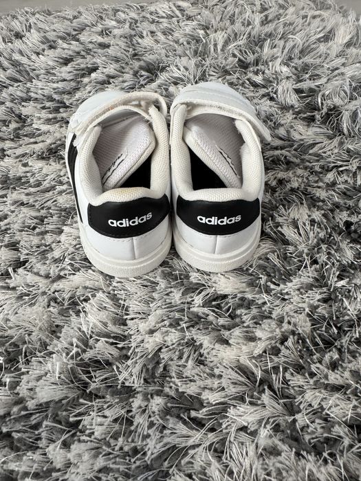 Adidasi copii