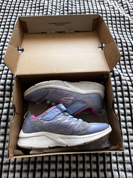 Кроссовки для девочки SKECHERS, размер 32