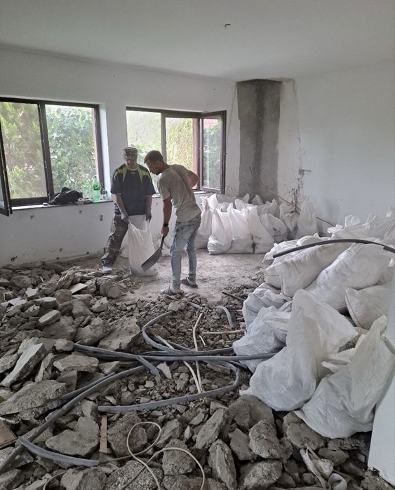 Debarasari Apartamente Mobila Veche Debrasare Moloz Gunoi Deseuri.Debarasam Din poduri beciuri Pivnite