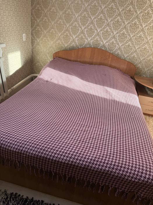 Продам спальный гарнитур