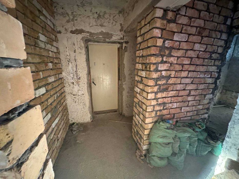 Паркентский, 4-комнатная квартира 90 м² под ремонт`