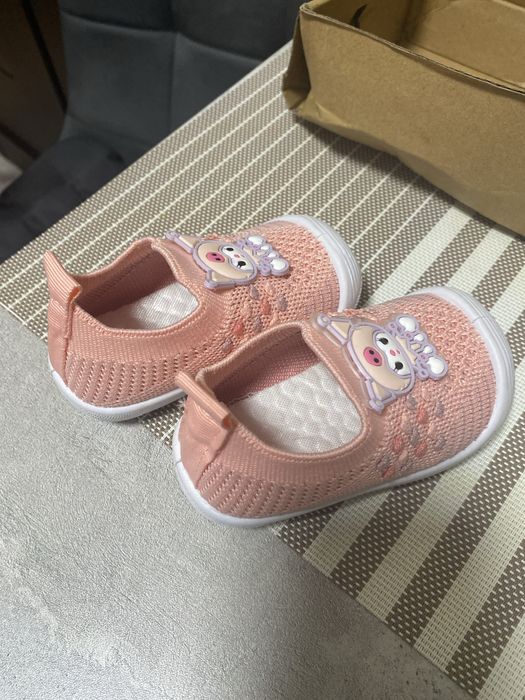 Продаю детские тапочки