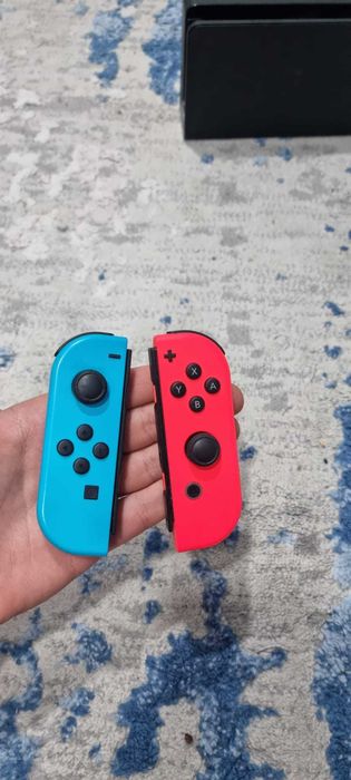 Nintendo Switch OLED + 4 Jocuri Top (Zelda, Mario, Pokemon) - Stare Perfectă