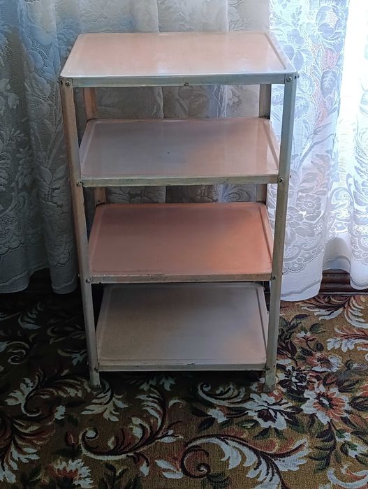 Полки металлические. Этажерка.