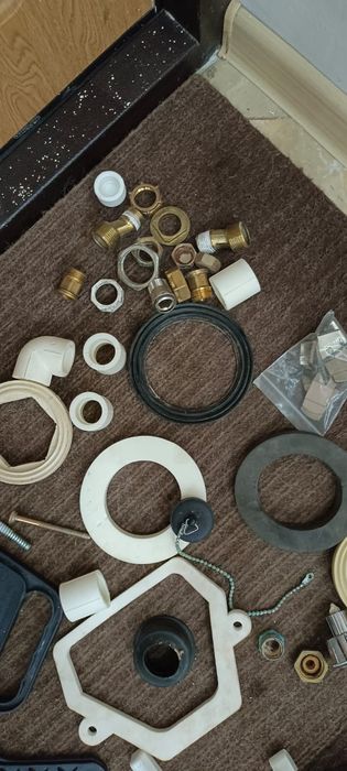 Продам разные детали для сантехники.