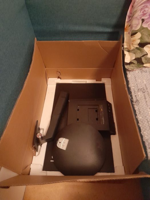 Монитор Lenovo 24