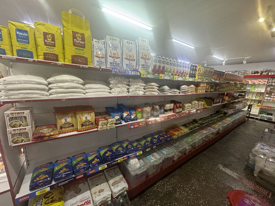 Prodayotsa metalicheskiy polka dlya magazin