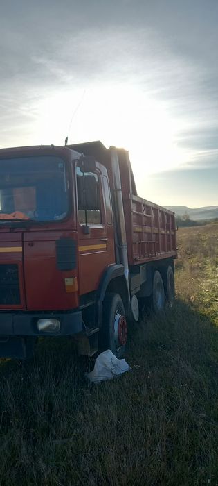 Vând  Basculanta 6x4