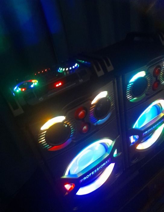 Мощная калонка Bluetooth AUX Radio Line USB все есть 2 калонки буфер!