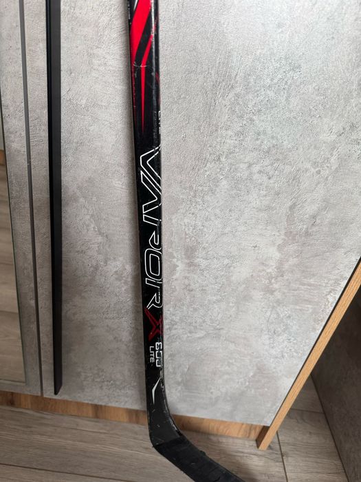 Продам хоккейную клюшку Bauer