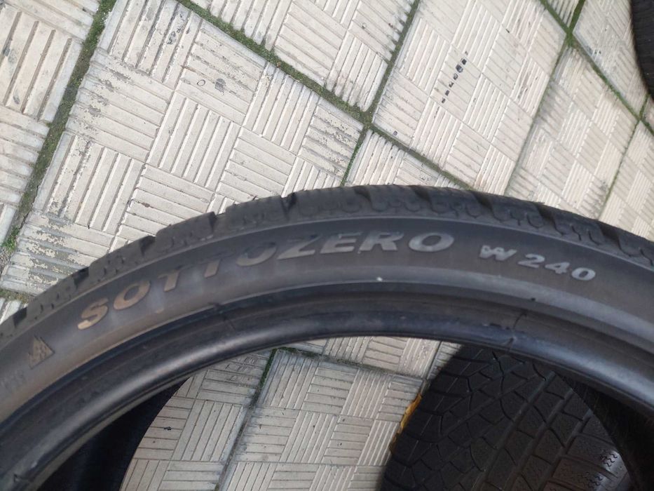 255 35 20 cu 285 30 20,cate 2buc iarna,PIRELLI,SOTTOZERO