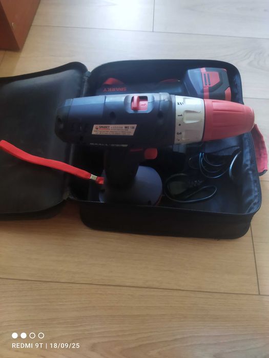 Sparky винтоверт и работна лампа, две батерии