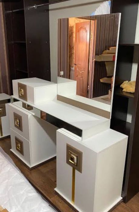 Туалетный столик