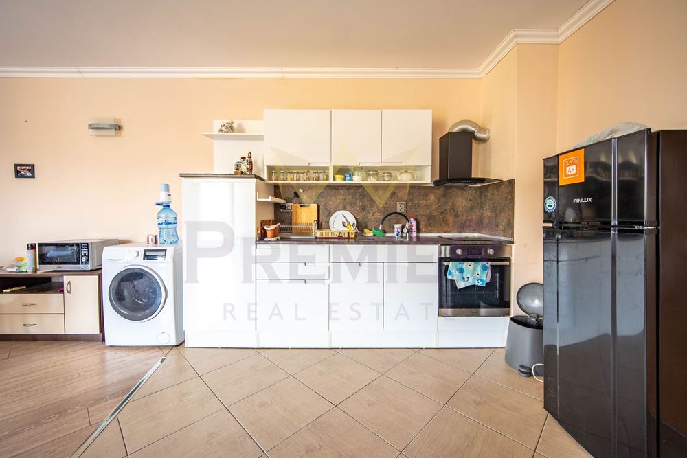 Дава се под наем Двустаен апартамент в Варна, Бриз - 70 кв.м за 357 € - Снимка #1