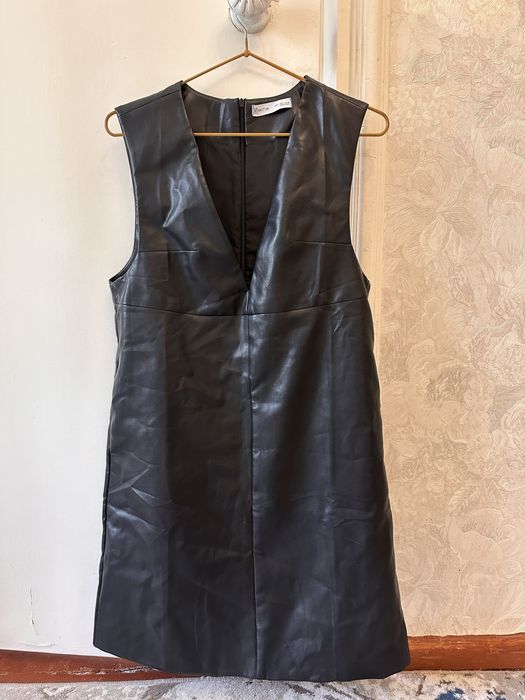 кожаное жилетка-платье