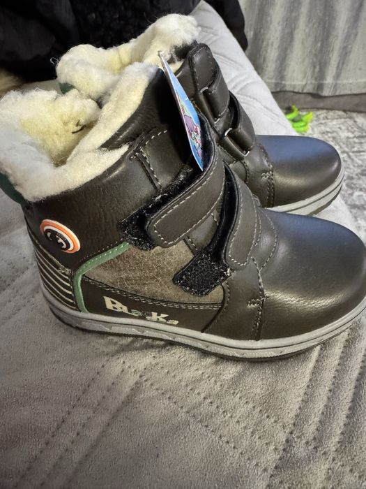 Продам зимние ботинки на мальчика