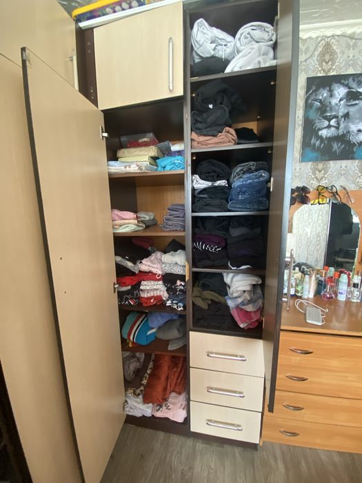 Продам угловой шкаф