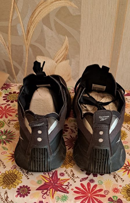 Кроссовки фирма Reebok оригинал,  размер 38.5