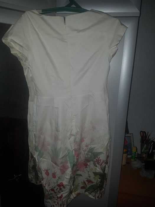 Красивое Новое платье