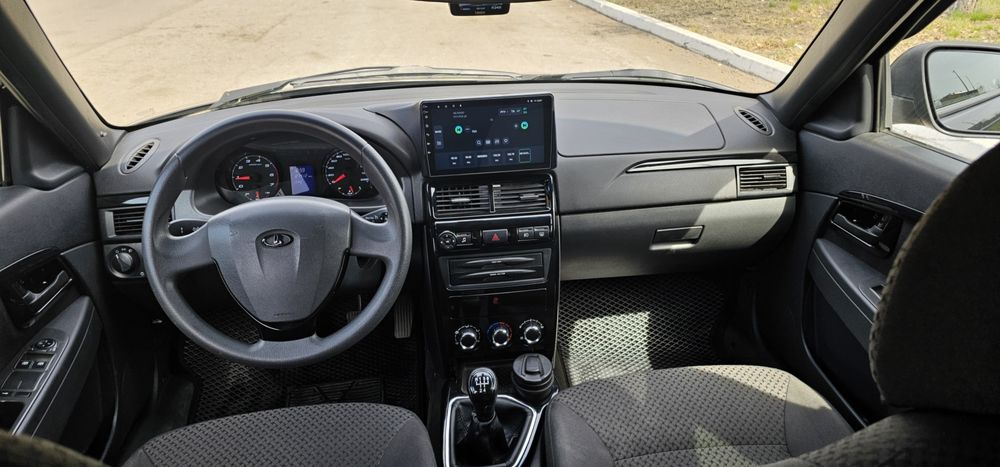 Продам приору 2 конец 2013 года