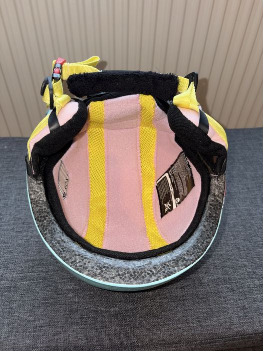 Детска каска за ски на един сезон